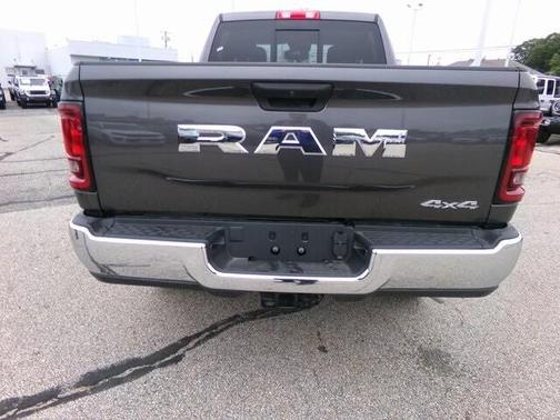2025 RAM 2500 Tradesman Crew Cab 4x4 6'4' Box