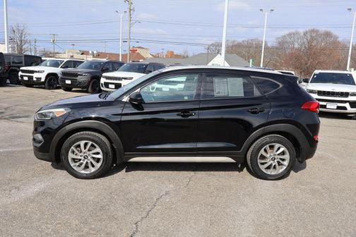 2017 Hyundai TUCSON SE