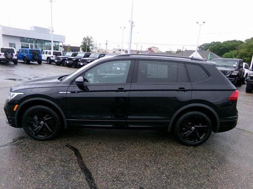 2023 Volkswagen Tiguan 2.0T SE R-Line Black