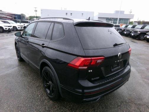 2023 Volkswagen Tiguan 2.0T SE R-Line Black