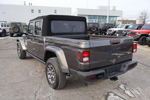 2021 Jeep Gladiator Willys 4x4