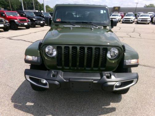 2022 Jeep Gladiator Sport S