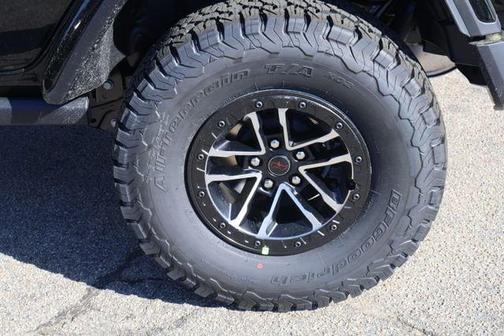 Black Clearcoat 2026 Jeep Wrangler Rubicon