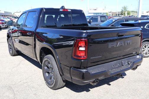 Diamond Black Crystal Pearlcoat 2026 RAM 1500 Big Horn/Lone Star