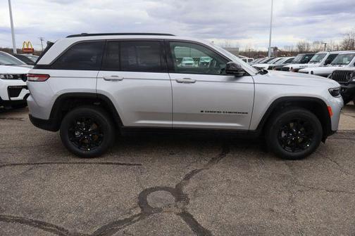 2026 Jeep Grand Cherokee Altitude