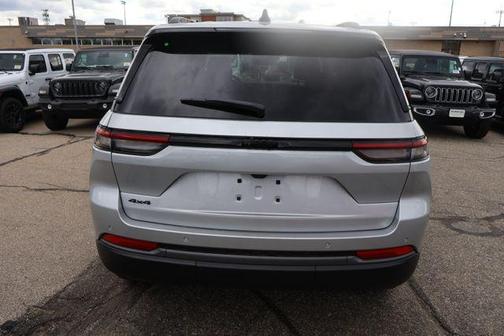 2026 Jeep Grand Cherokee Altitude