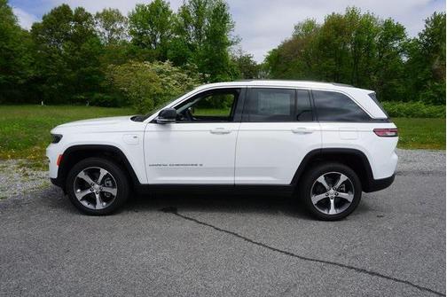 2023 Jeep Grand Cherokee 4xe Base