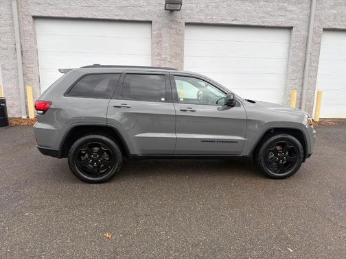 2019 Jeep Grand Cherokee Laredo