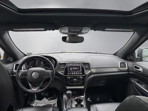 2019 Jeep Grand Cherokee Laredo