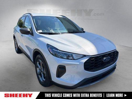 Silver Metallic 2025 Ford Escape ST-Line
