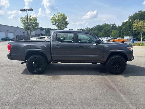 2016 Toyota Tacoma SR