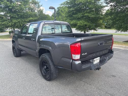 2016 Toyota Tacoma SR