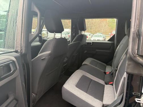 2021 Ford Bronco Base