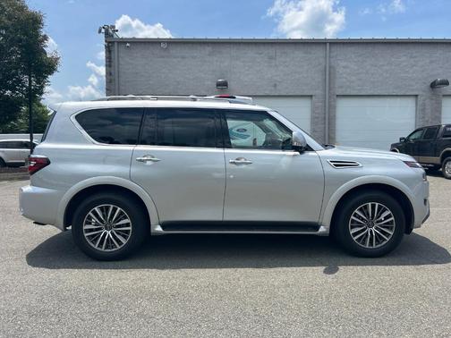 Brilliant Silver Metallic 2023 Nissan Armada SL