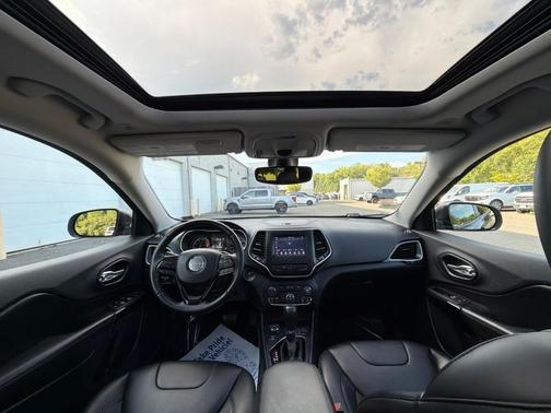 Granite Crystal Clearcoat Metallic 2019 Jeep Cherokee Latitude Plus
