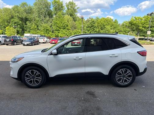 White Metallic 2020 Ford Escape SEL