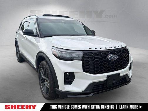 Star White 2025 Ford Explorer ST-Line