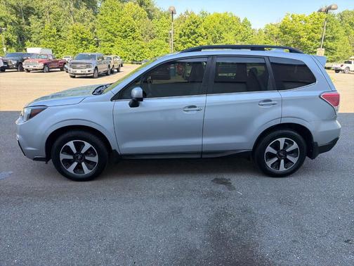 Ice Silver Metallic 2018 Subaru Forester 2.5i Limited