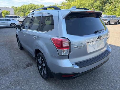 Ice Silver Metallic 2018 Subaru Forester 2.5i Limited