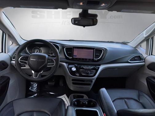 2024 Chrysler Pacifica Touring-L