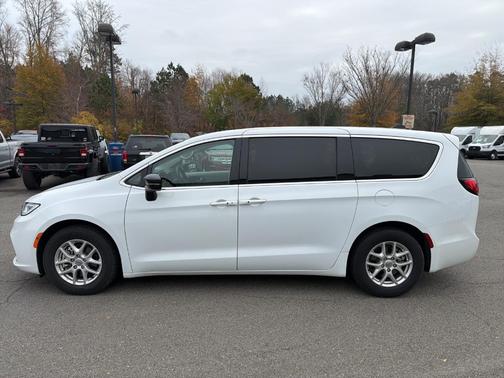 2024 Chrysler Pacifica Touring-L