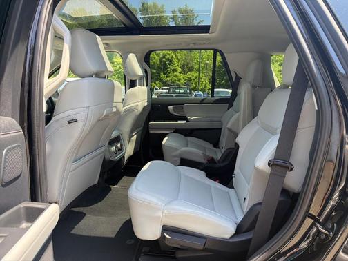 Black Metallic 2025 Ford Expedition Platinum