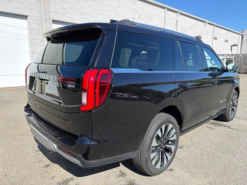Black Metallic 2025 Ford Expedition Platinum