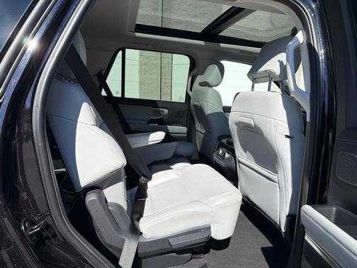 Black Metallic 2025 Ford Expedition Platinum
