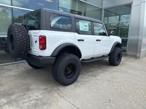 2025 Ford Bronco Base