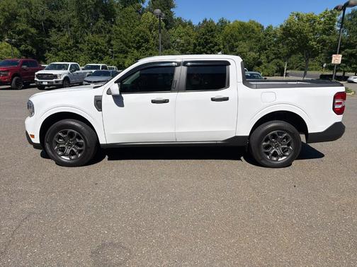 Oxford White 2023 Ford Maverick XLT