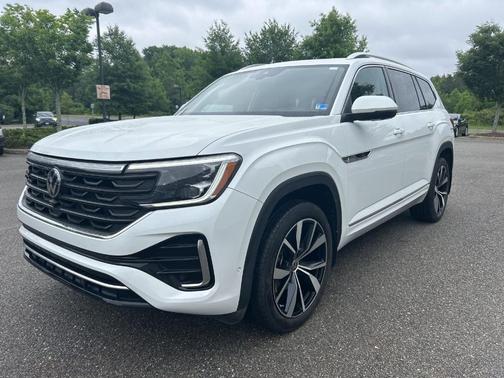 Opal White Pearl Effect 2024 Volkswagen Atlas 2.0T SEL Premium R-Line