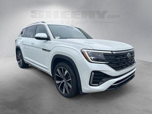 Opal White Pearl Effect 2024 Volkswagen Atlas 2.0T SEL Premium R-Line