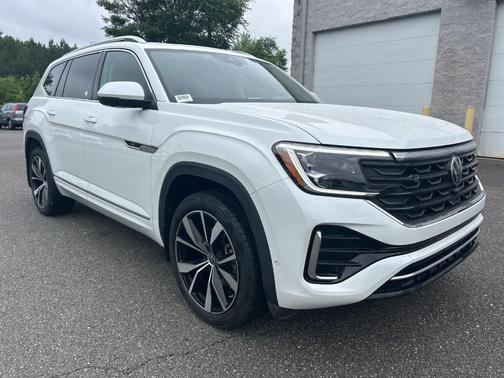 Opal White Pearl Effect 2024 Volkswagen Atlas 2.0T SEL Premium R-Line