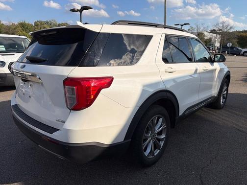 White Metallic 2020 Ford Explorer XLT