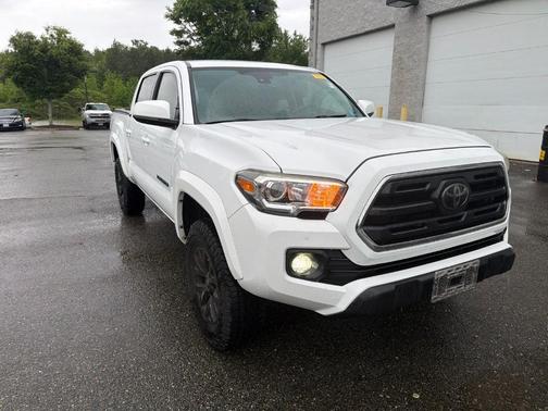 Super White 2018 Toyota Tacoma SR5