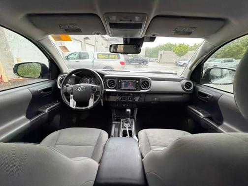 Super White 2018 Toyota Tacoma SR5