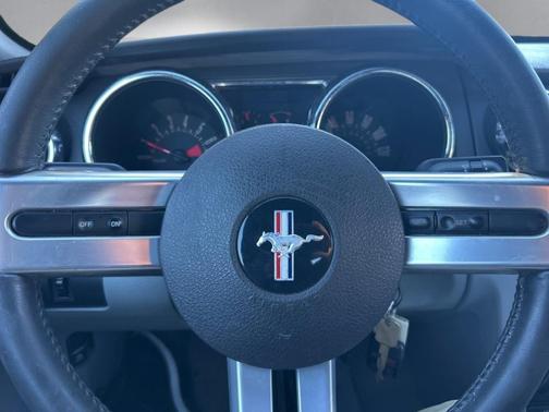 2006 Ford Mustang Deluxe