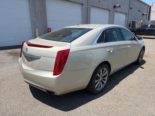 Silver Coast Metallic 2013 Cadillac XTS Luxury