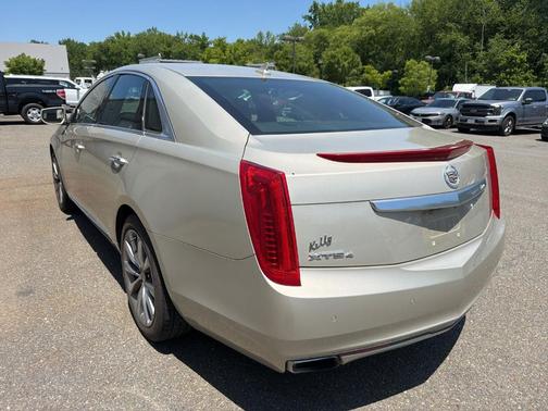 Silver Coast Metallic 2013 Cadillac XTS Luxury