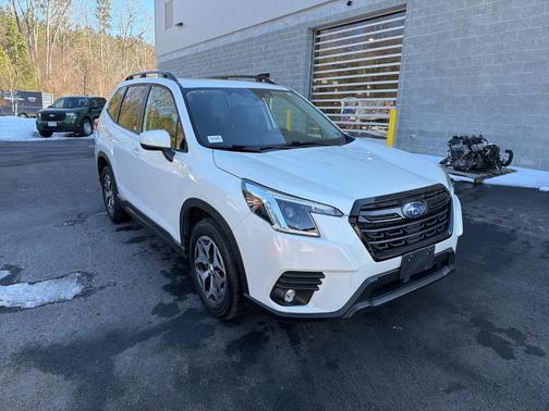 2024 Subaru Forester Premium