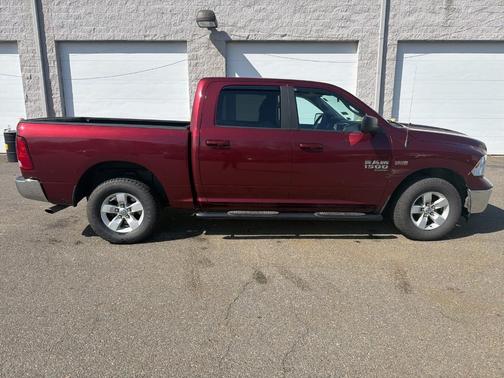 Delmonico Red Pearlcoat 2019 RAM 1500 Classic SLT