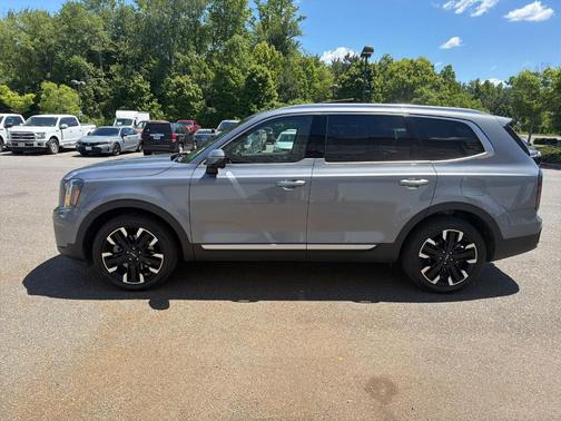 Silver 2024 Kia Telluride SX