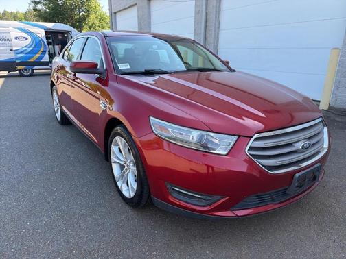 Ruby Red Metallic 2013 Ford Taurus SEL