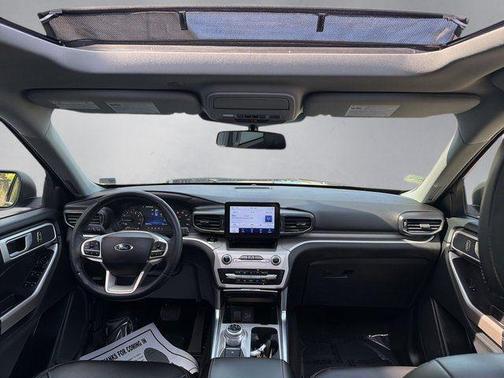 Blue Metallic 2022 Ford Explorer XLT