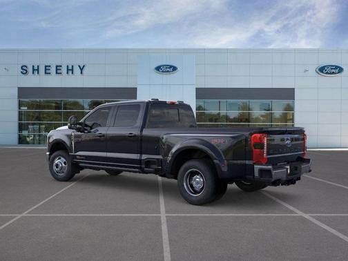 2025 Ford F-350 Lariat Super Duty