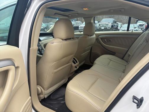 2015 Ford Taurus SEL