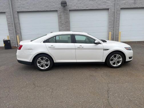 2015 Ford Taurus SEL