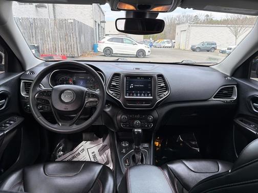 2022 Jeep Cherokee Trailhawk