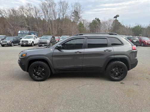 2022 Jeep Cherokee Trailhawk