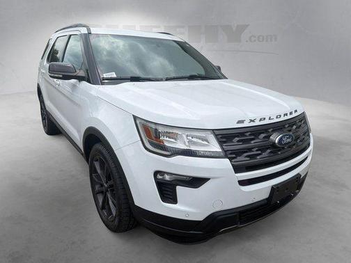 Oxford White 2018 Ford Explorer XLT